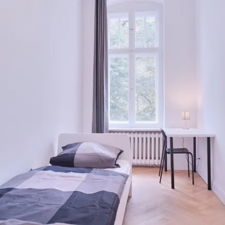 Rent this 8 bed room on Hohenzollerndamm 59 in 14199 Berlin, Germany
