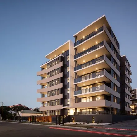 Image 2 - Southbank Apartments, Beatson Street, Wollongong NSW 2500, Australia - Apartment for rent