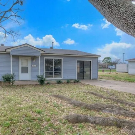 Buy this 3 bed house on 3004 Norman Place in Bossier City, LA 71112