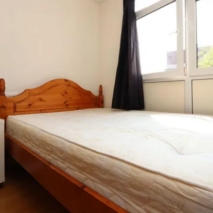 Rent this 4 bed apartment on Smokers' Clinic in Stayner's Road, London
