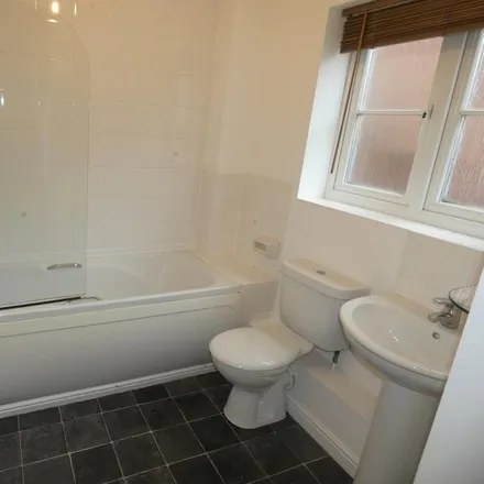 Image 5 - Harescombe Drive, Gloucester, GL1 3EY, United Kingdom - Apartment for rent
