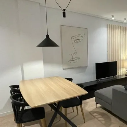 Rent this 3 bed apartment on Comissaria de Policia Nacional de Russafa in Carrer dels Sapadors, 52