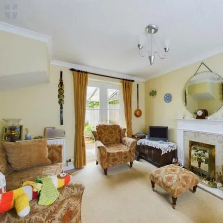Image 2 - unnamed road, Fairford Leys, HP19 8WD, United Kingdom - House for sale