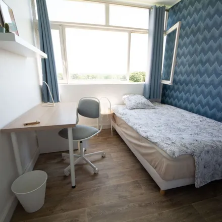 Rent this 1 bed apartment on 14 Résidence du Parc de Petit Bourg in 91000 Évry-Courcouronnes, France