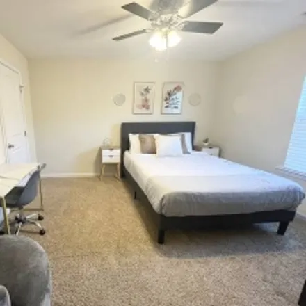 Image 1 - 2014 Wilshire Drive, Durham, NC 27707, USA - Room for rent