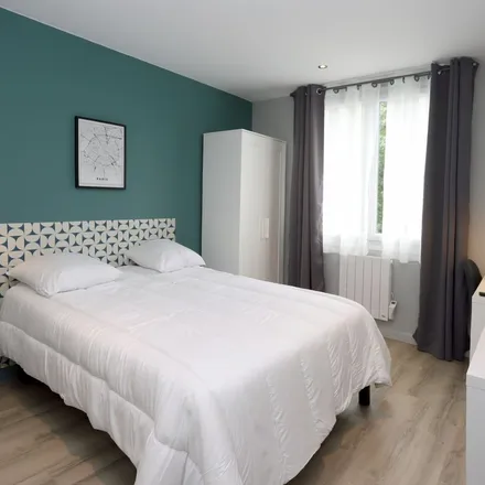 Rent this 1 bed apartment on 103 Boulevard Georges Clemenceau in 35200 Rennes, France