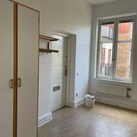 Rent this 3 bed apartment on Norra Vägen 11 in 302 31 Halmstad, Sweden