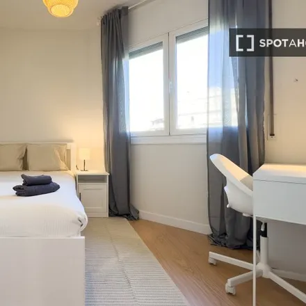 Rent this 4 bed room on Carrer de València in 419, 08013 Barcelona