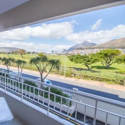 Rent this 2 bed apartment on Rothesay Road in Mouille Point, Cape Town