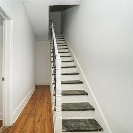 Image 4 - 2305 Beaumont Avenue, New York, NY 10458, USA - House for sale