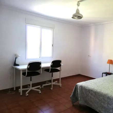 Rent this 3 bed room on Carrer de Lanzarote in 12, 46011 Valencia