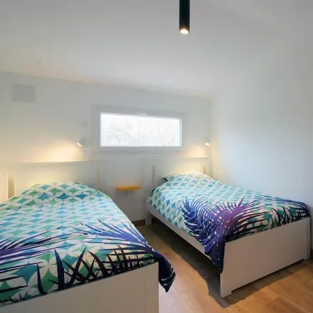 Rent this 2 bed house on Route de Gibon in 33210 Castets et Castillon, France