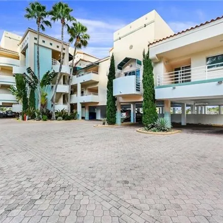 Rent this 2 bed condo on unnamed road in Naples, FL 34103