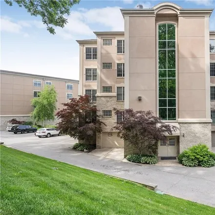 Buy this 3 bed condo on 6760 Spirit Lake Drive in Shore Acres, Indianapolis