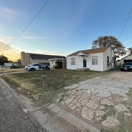 Image 1 - A Little Slice of Heaven, 1411 Avenue D, Abernathy, Hale County, TX 79311, USA - House for sale