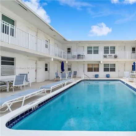 Buy this 1 bed condo on 4559 Ocean Drive in Lauderdale-by-the-Sea, Broward County