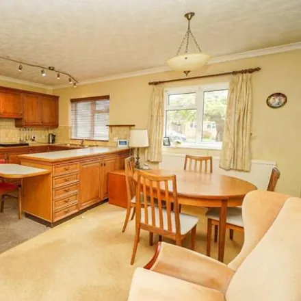 Image 2 - The Orchards, Eaton Bray, LU6 2DD, United Kingdom - House for sale