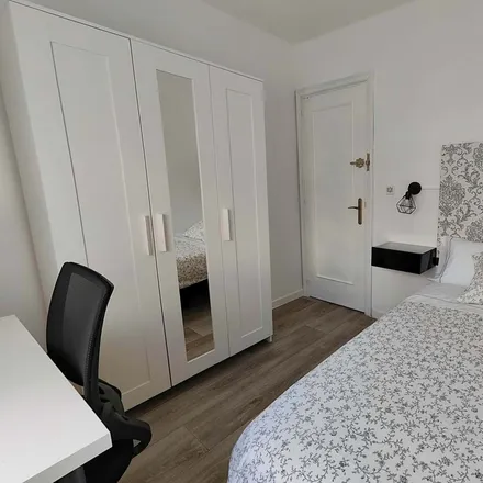 Rent this 1 bed room on Madrid in El Horno de Higueras, Calle de Cayetano Pando
