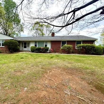 Rent this 3 bed house on Cook Creek Road in Bonsack, Roanoke County