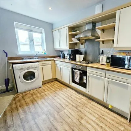 Image 4 - Wooley Edge Lane, Barnsley, S75 5rn - Apartment for sale