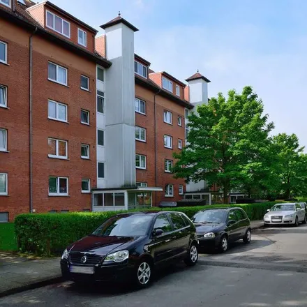 Rent this 3 bed apartment on Vienenburger Weg 12 in 22455 Hamburg, Germany