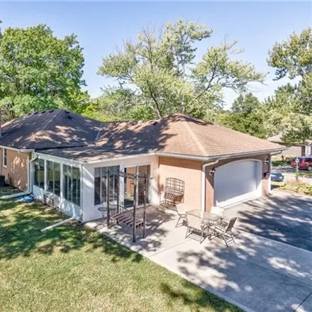 Image 2 - 101 Ross Drive, Excelsior Springs, MO 64024, USA - House for sale