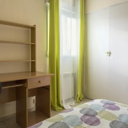 Rent this 6 bed room on Calle Corinto in 1, 28804 Alcalá de Henares