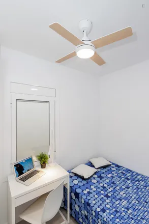 Rent this 5 bed room on Carrer de París in 08904 l'Hospitalet de Llobregat, Spain
