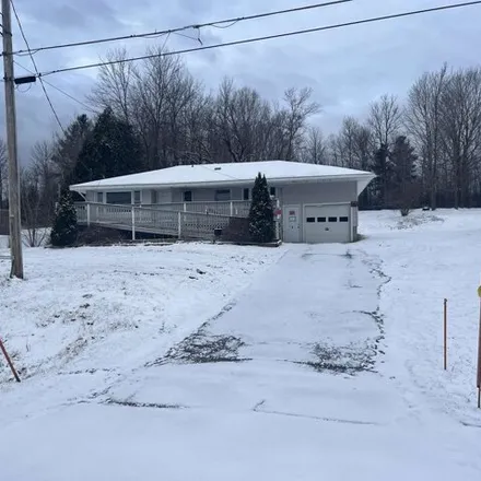 Buy this 3 bed house on 87 County Route 40 in Massena, New York