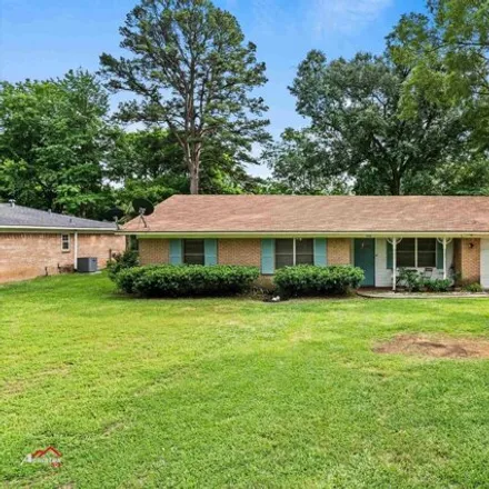 Buy this 4 bed house on 906 Lincoln Dr in Longview, Texas