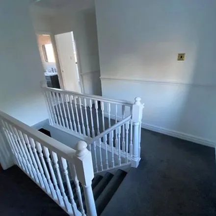 Image 4 - Challoner Close, Knowsley, L36 0XX, United Kingdom - Apartment for rent