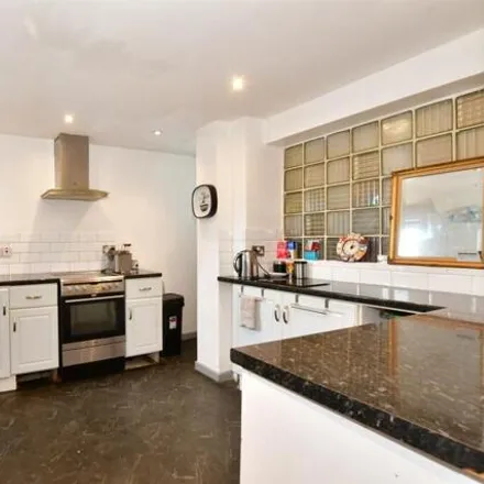 Image 7 - 7 Ash Close, Broadstairs, CT10 2PD, United Kingdom - Duplex for sale