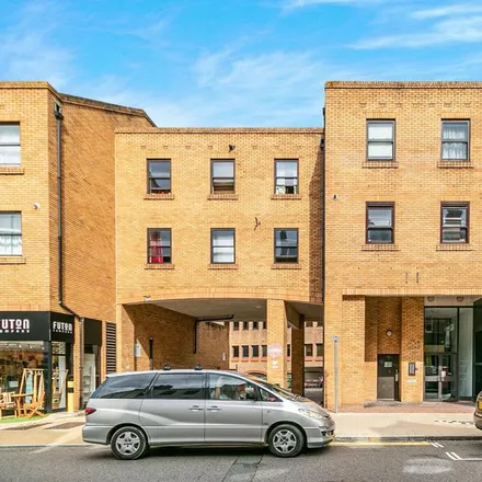 Rent this 2 bed apartment on Warhammer in Fife Road, London
