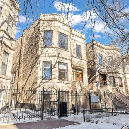 Rent this 3 bed apartment on 839 North Rockwell Street in Chicago, IL 60647