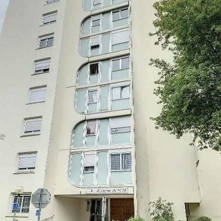 Rent this 4 bed apartment on 107 Boulevard Saint-Michel in 49100 Angers, France