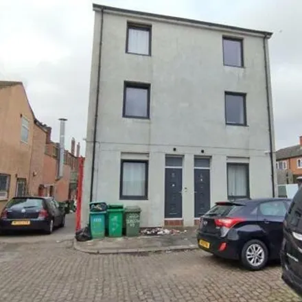 Rent this 4 bed house on 2 in Nottingham, NG7 3GA