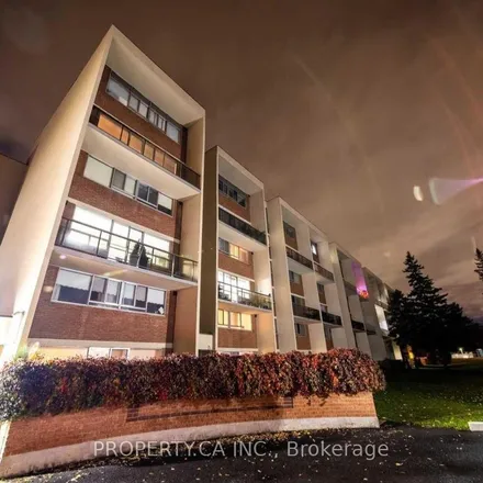 Rent this 3 bed apartment on 3067 Erindale Station Road in Mississauga, ON L5C 1H7
