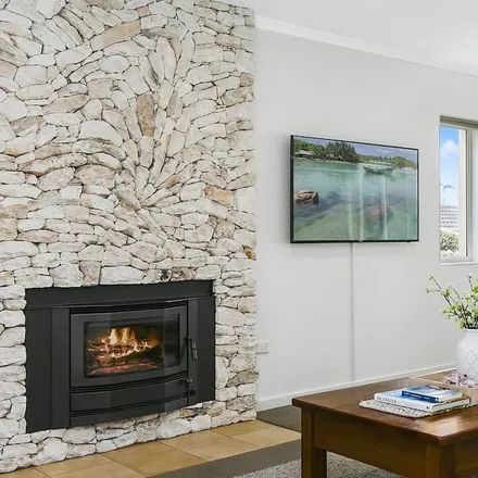 Rent this 6 bed house on Sorrento VIC 3943