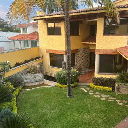 Buy this 5 bed house on Calle Camelias in Chipitlán, 62070 Cuernavaca