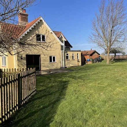 Image 1 - Lower Hardley Road, Chedgrave, NR14 6BE, United Kingdom - House for rent