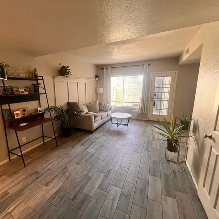 Image 1 - West Apartment, Glendale, AZ 85051, USA - Room for rent