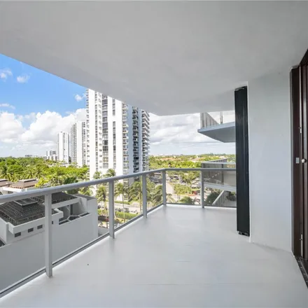 Buy this 2 bed condo on 20281 East Country Club Drive in Aventura, FL 33180