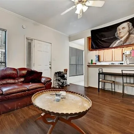 Image 3 - 704 West 21st Street, Austin, TX 78712, USA - Condo for sale