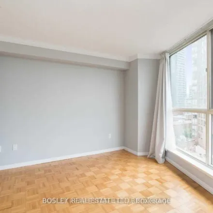 Image 3 - 1055 Bay Street, Old Toronto, ON M5S 3A5, Canada - Apartment for rent