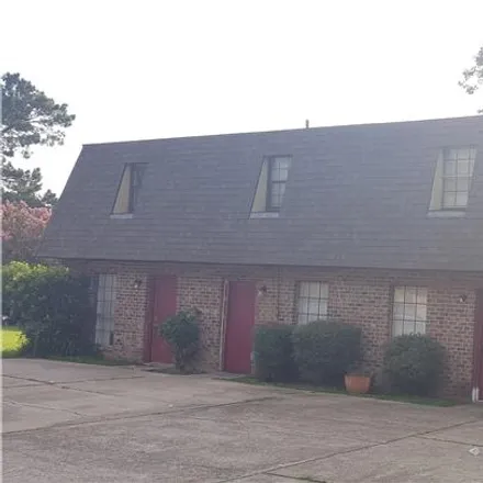 Rent this 2 bed townhouse on 177 Rue Royale in Lafayette, LA 70507