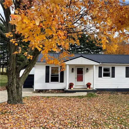 Buy this 3 bed house on 321 Luzern Street Southwest in Sugarcreek, Tuscarawas County
