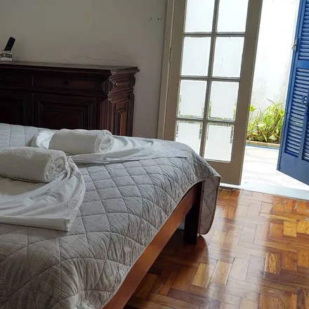Rent this 6 bed house on Arraial do Cabo in Região Geográfica Intermediária de Macaé-Rio das Ostras-Cabo Frio, Brazil