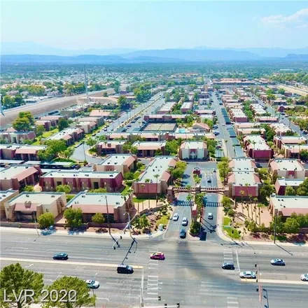 Image 7 - 4420 Sandy River Drive, Spring Valley, NV 89103, USA - Condo for sale