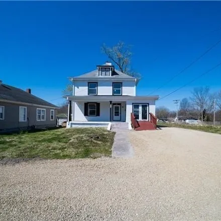 Image 3 - 300 Ridge Street, Sweet Springs, Saline County, MO 65351, USA - House for sale