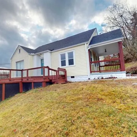 Buy this 4 bed house on 1410 Upper Franklin Street in Spring Valley, Wayne County